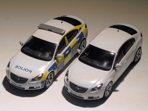 🇬🇧 Emergency Services Decal for Opel Insignia (1st Gen) Models